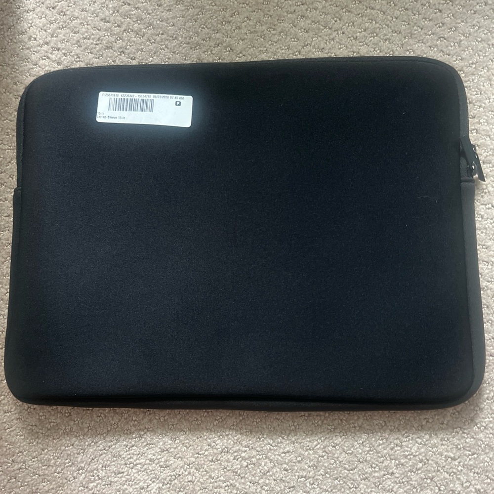 Lilly Pulitzer Laptop Case - Picture 2 of 3